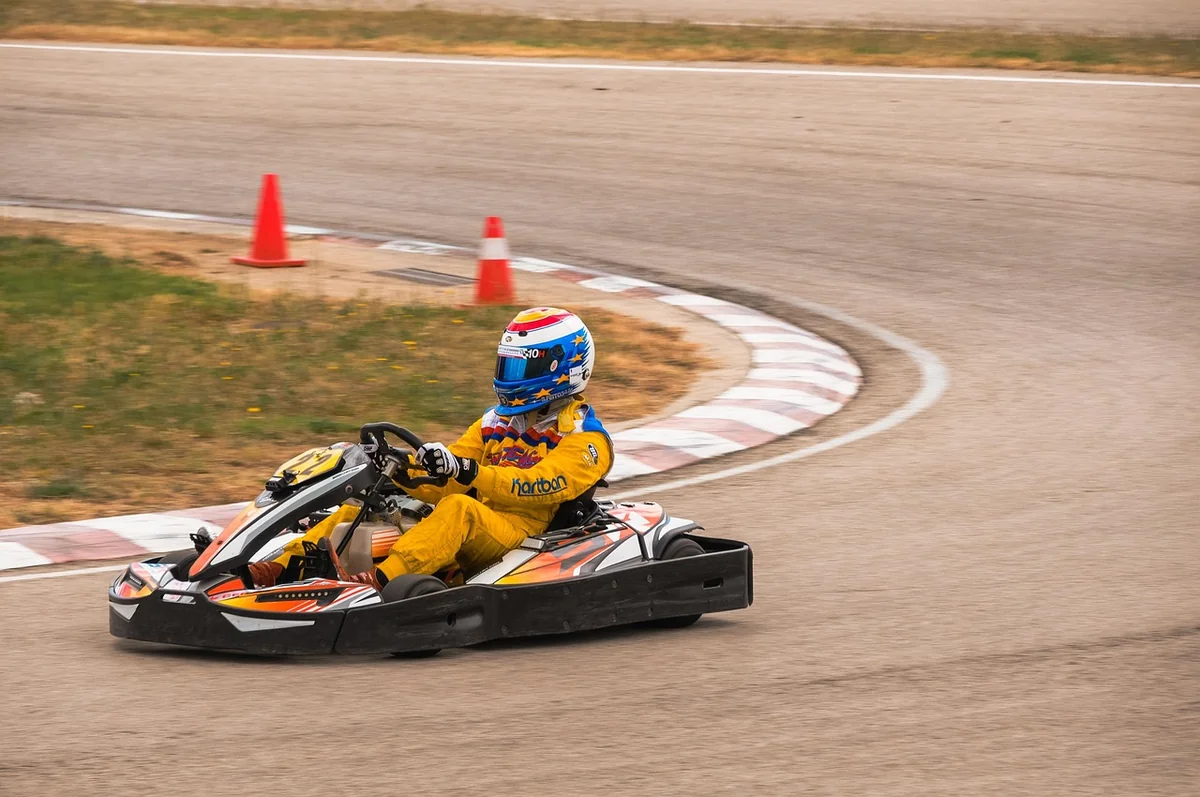 Travail d'équipe et responsabilité : le karting n'est pas un sport solitaire